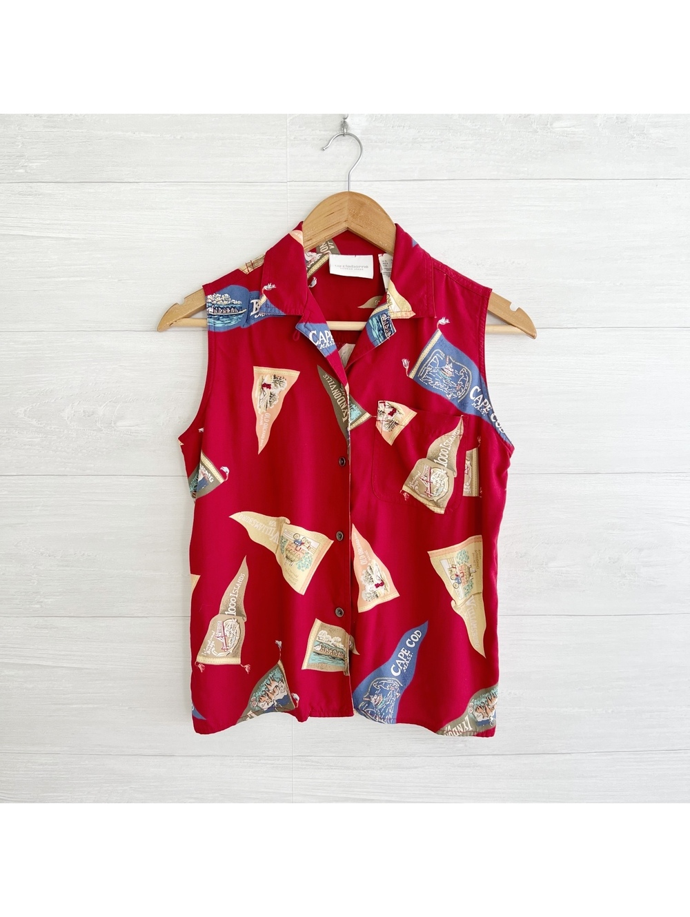Vintage Liz Claiborne Lizwear Red Tourist Pennant Novelty Print Top S Rayon